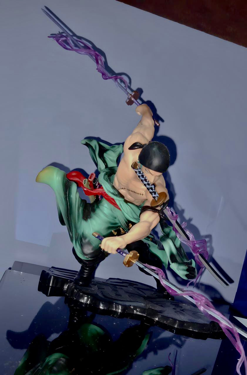 One Piece: Zoro Figure